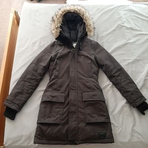 Aritzia TNA Bancroft Warmest Parka